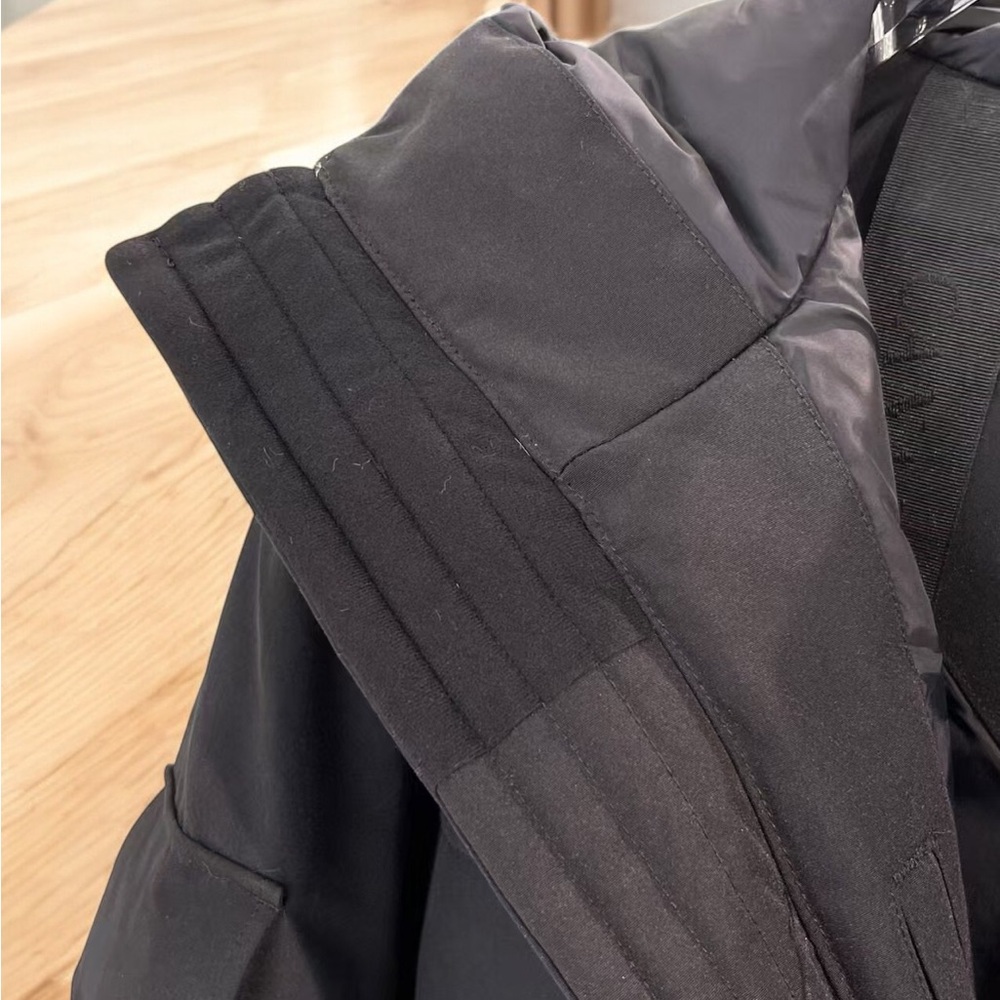 Canada Goose Black Puffer Jacket - Picture 8 of 9